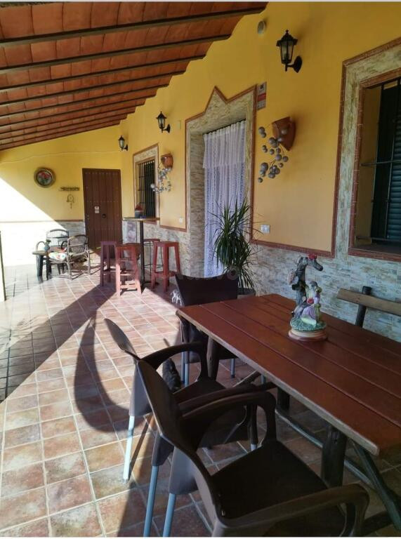 Preciosa  casa con parcela y piscina en la Puebla de los Inf - foto 2