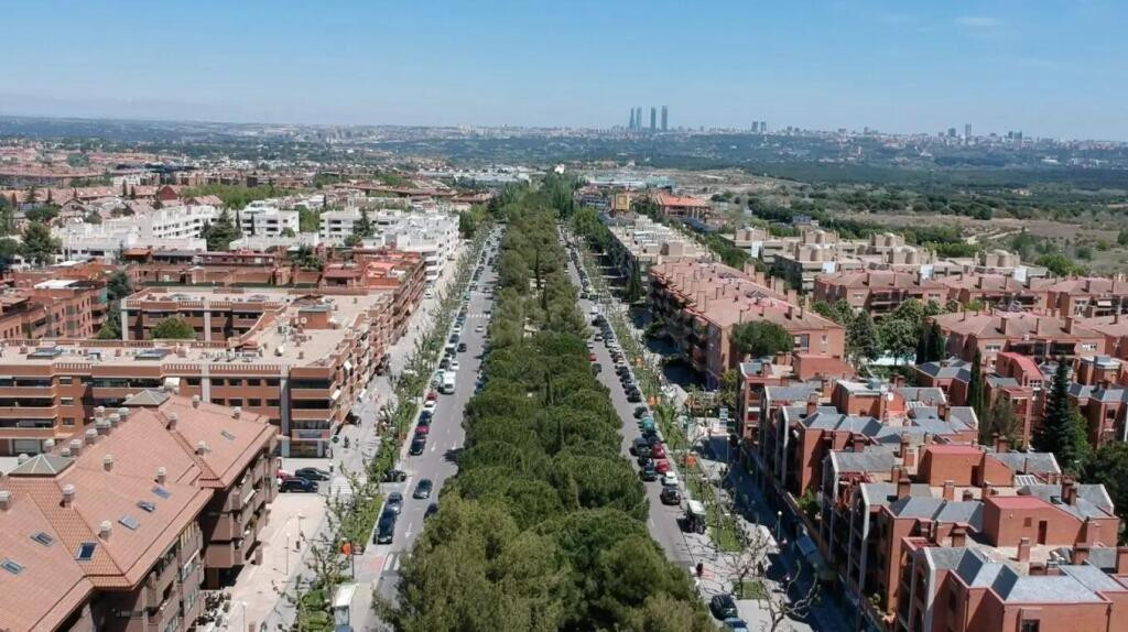 OPORTUNIDAD, PLAZA DE GARAJE EN AVDA. DE EUROPA!!!