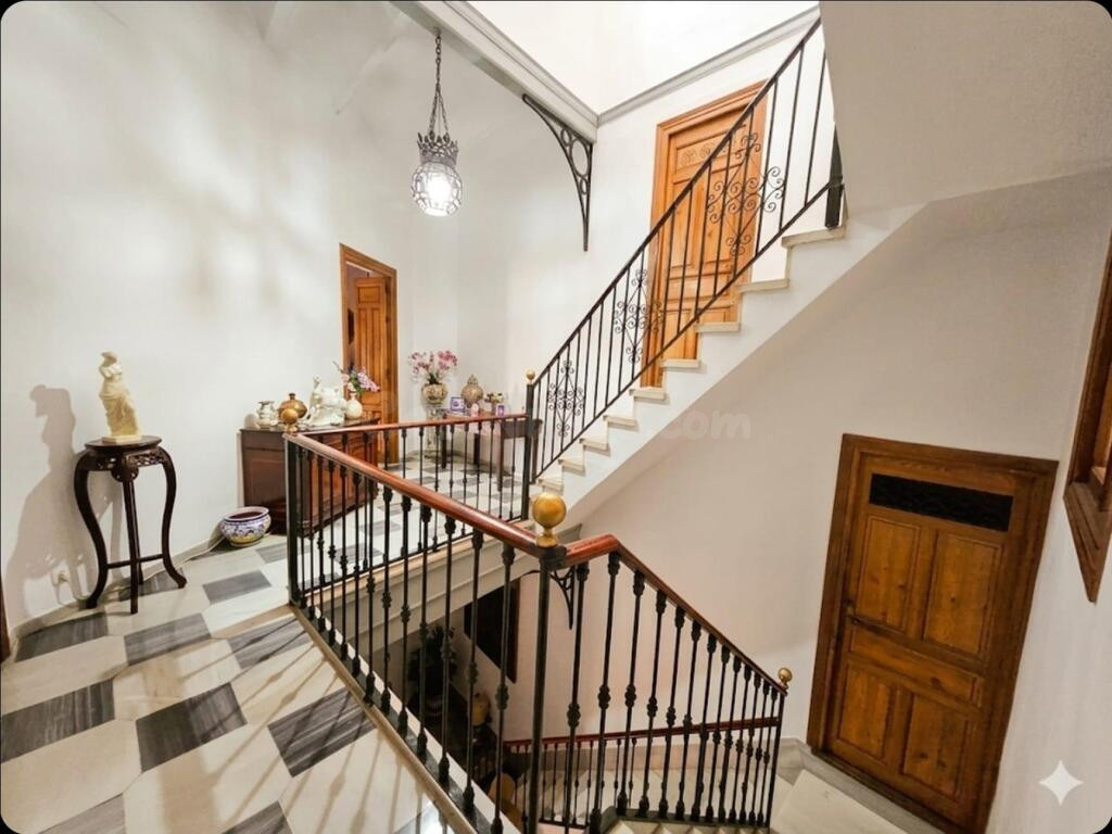 Exclusiva vivienda en esquina con mirador y terraza en el Ba - foto 2