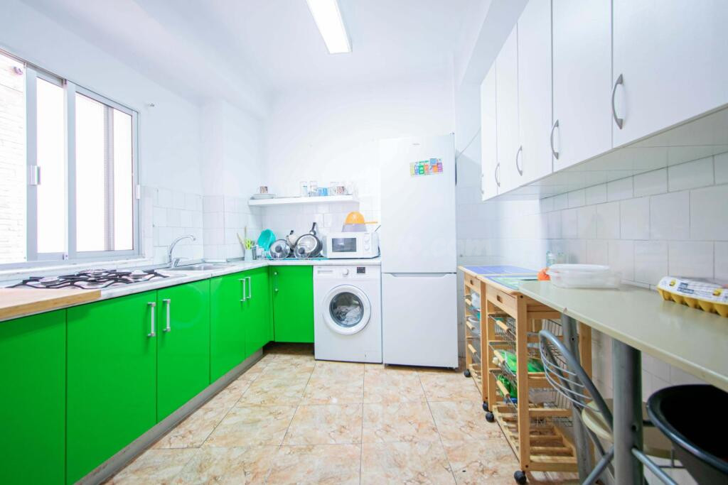 Vivienda ideal en Avda. Manuel Siurot, en pleno barrio del P - foto 3