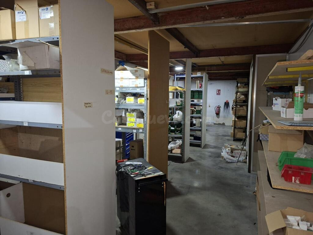 SE VENDE nave en La Rinconada - foto 4