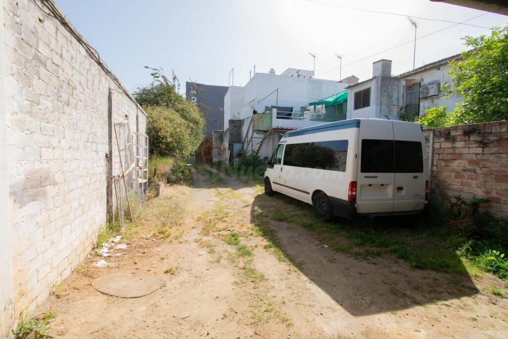 Terreno urbano en Dos Hermanas - foto 3
