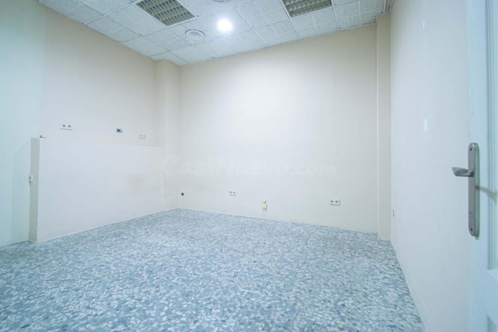 Magnifico local comercial en La Resolana!!!! - foto 4