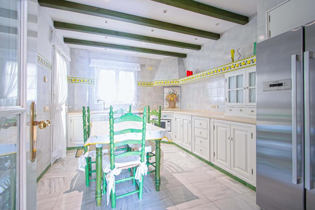 Espectacular vivienda pareada en Utrera, junto Parque de Con - foto 5