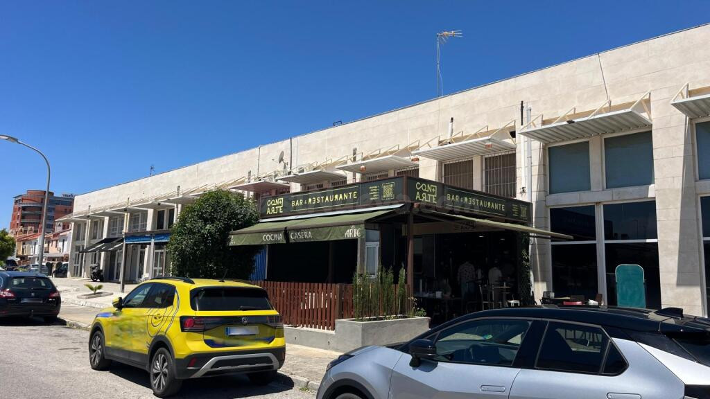 ¡OPORTUNIDAD DE VENTA! Magnífico bar en pleno corazón de Sev - foto 5