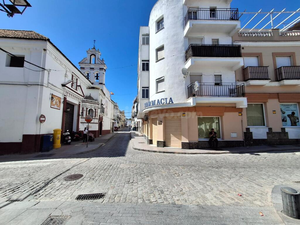 EDIFICIO EN VENTA EN SANLÚCAR DE BARRAMEDA (CÁDIZ) - foto 2
