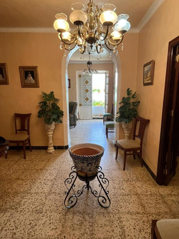 Gran casa en el centro de Manzanilla!! - foto 2
