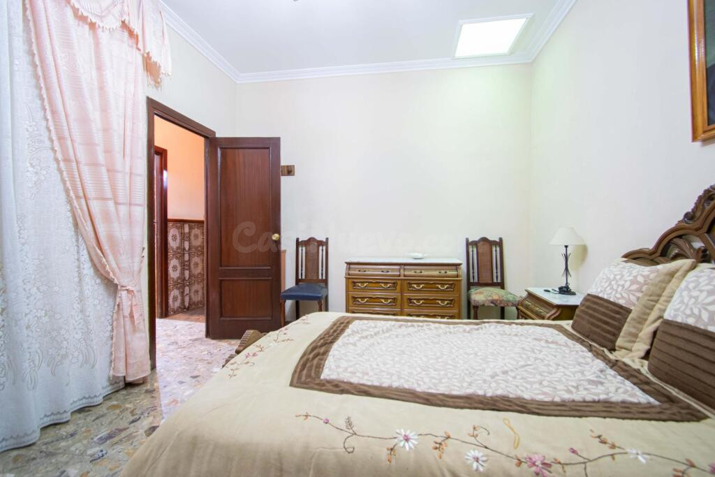 Magnífica vivienda con local/garaje en pleno centro de Los P - foto 3