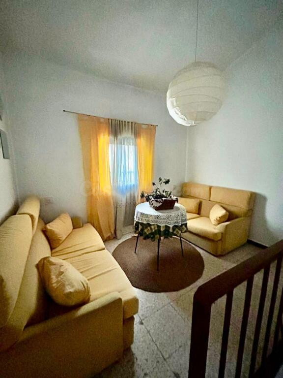 Piso en el centro del Ronquillo con garaje. Ideal Inversión! - foto 2