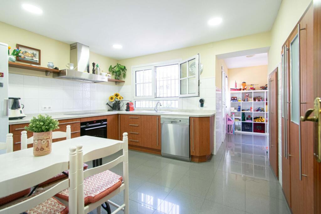 Espectacular chalet independiente en Gines!!! - foto 4