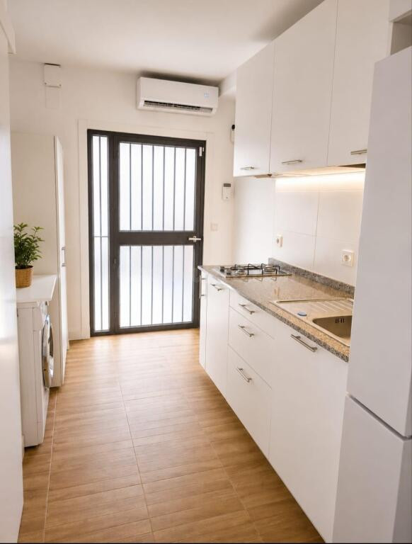 Apartamento a estrenar en alquiler en el barrio de Amate. DU - foto 2