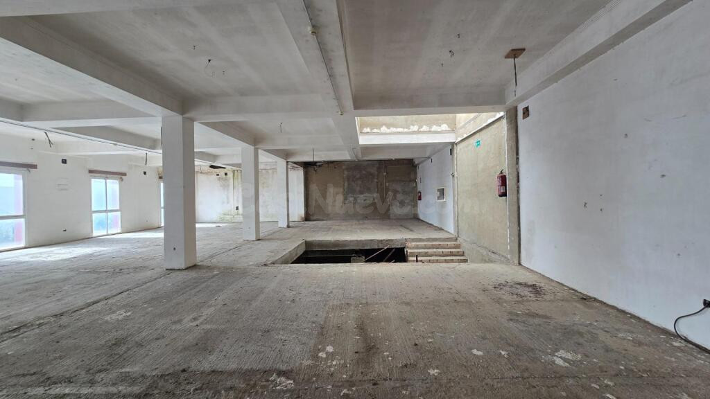 Edificio para vivienda (sin terminar) en Pilas - foto 3