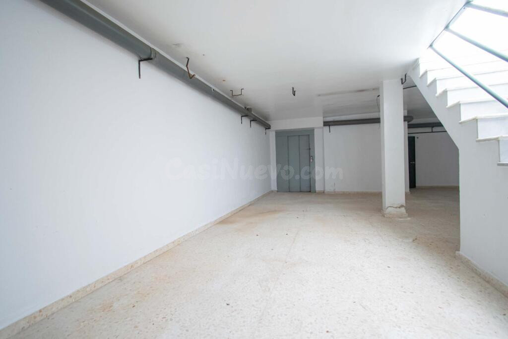 Edificio en venta en calle peatonal en La Rinconada (Sevilla - foto 3