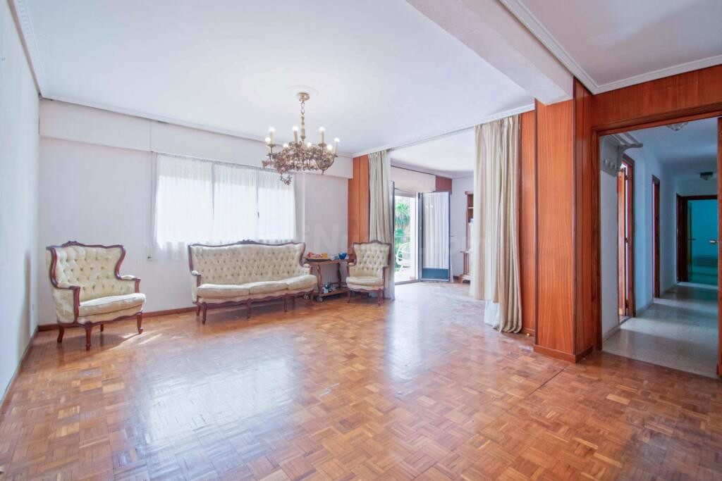 Amplia y luminosa vivienda en pleno corazón de Nervión - foto 5