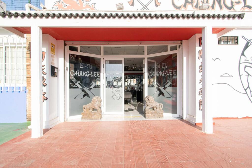 Magnifico local comercial en San Juan de Aznalfarache, Barri - foto 3