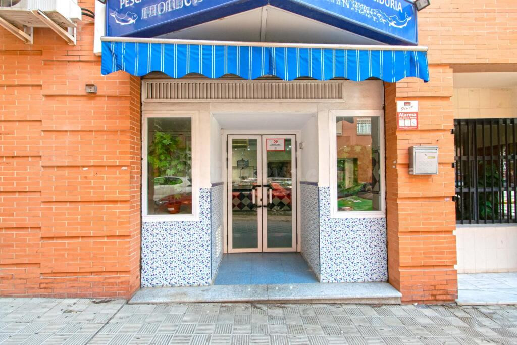 Gran oportunidad, venta de local y traspaso de estupendo neg - foto 3