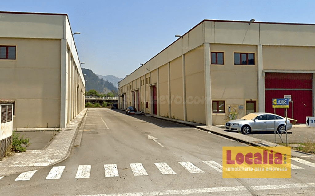 Nave industrial en Polígono de Barros, Cantabria - foto 2