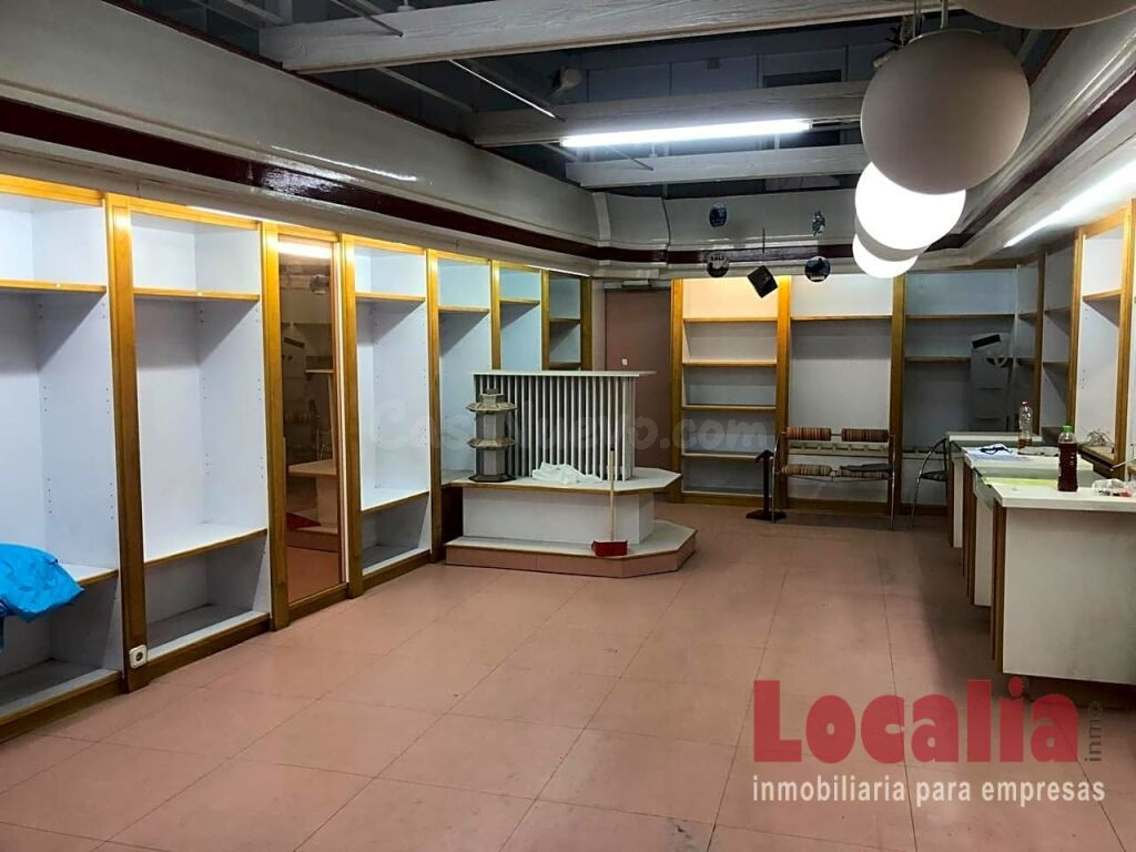 Local comercial-almacén en Torrelavega, Cantabria - foto 4