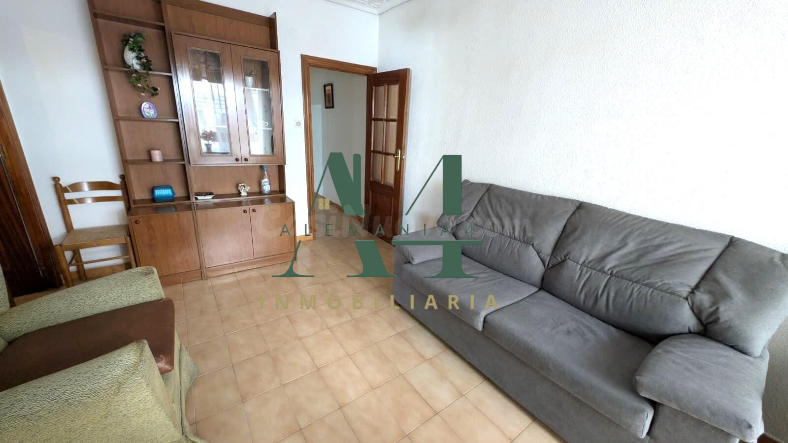 Piso en Venta en el Centro de Cáceres por €142,900 - foto 2