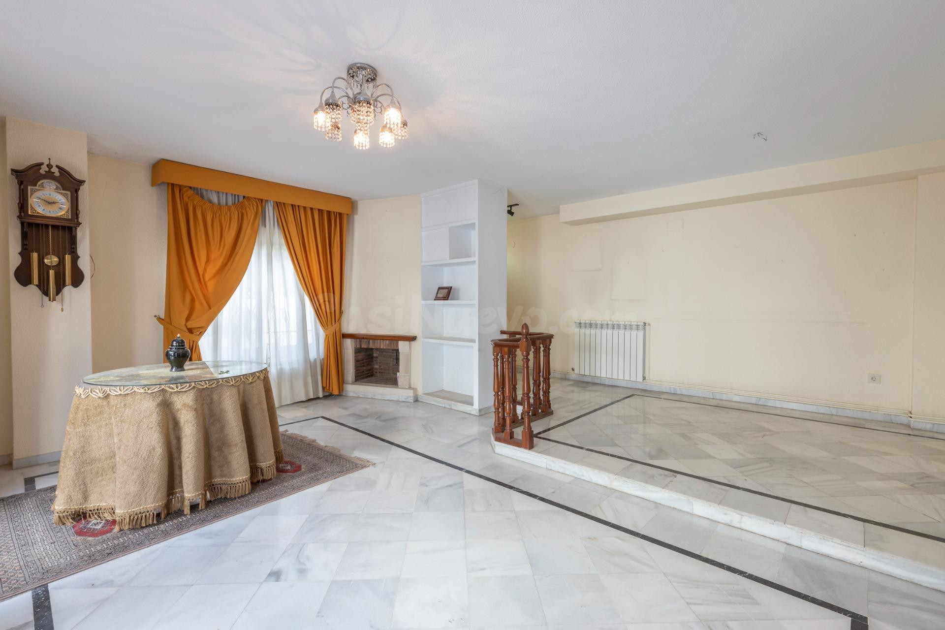 Exclusiva vivienda con piscina en la zona del Serrallo con p - foto 2
