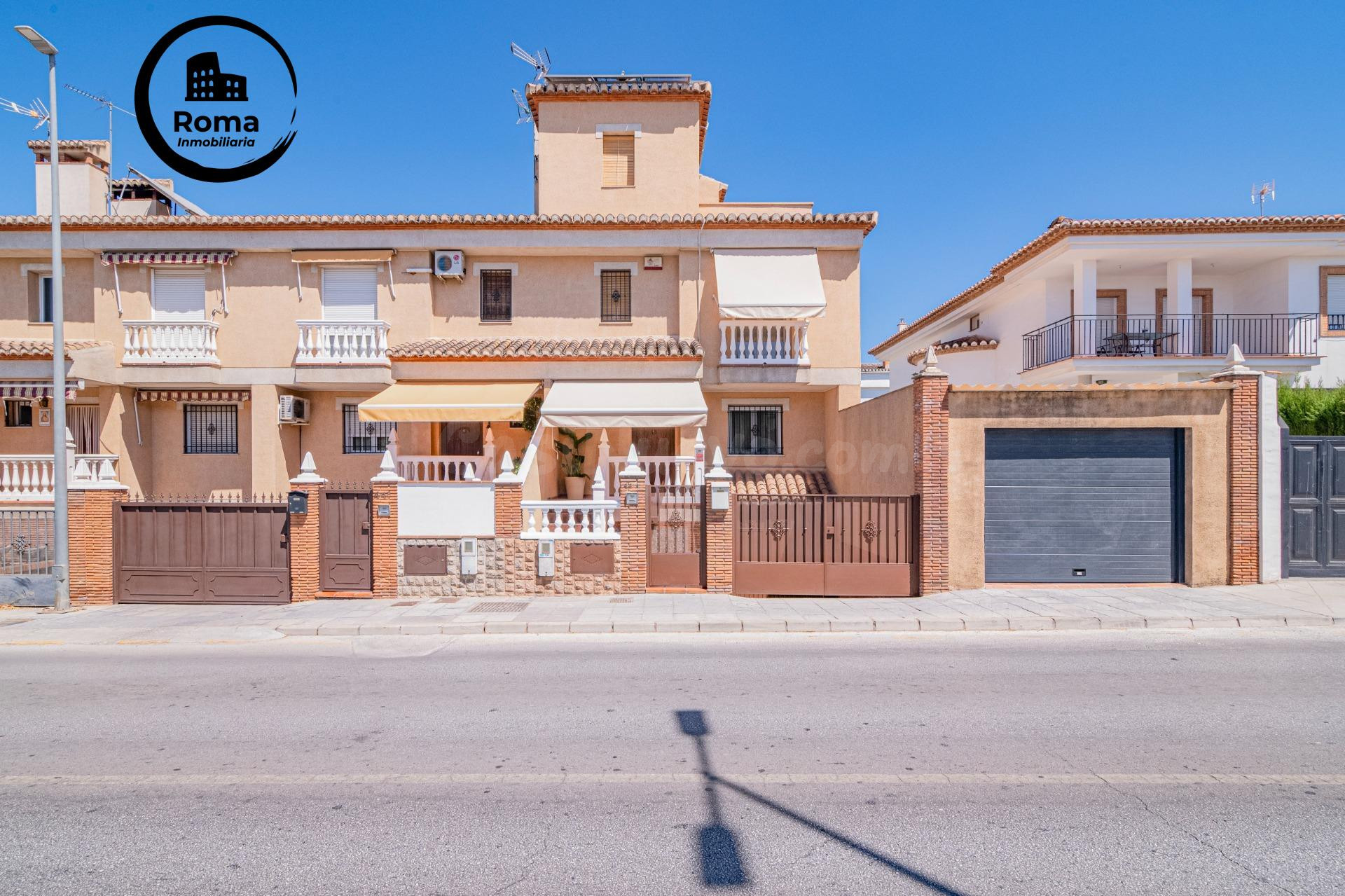 PAREADO PREMIUM A LA ENTRADA DE OGIJARES A ESCASOS MINUTOS D