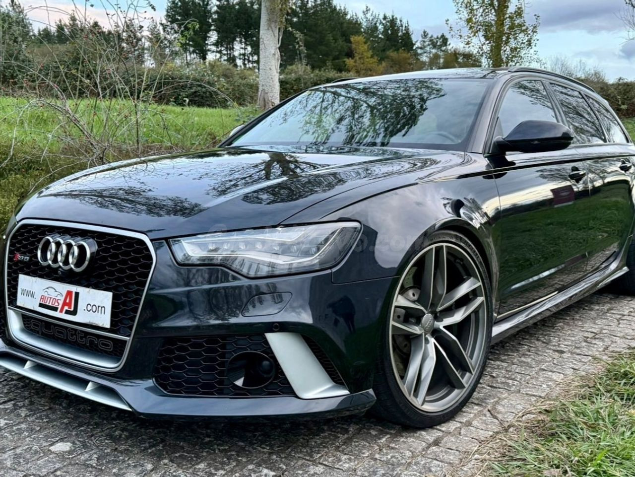 Audi RS6 Avant 560 CV con equipamiento premium en Monforte d
