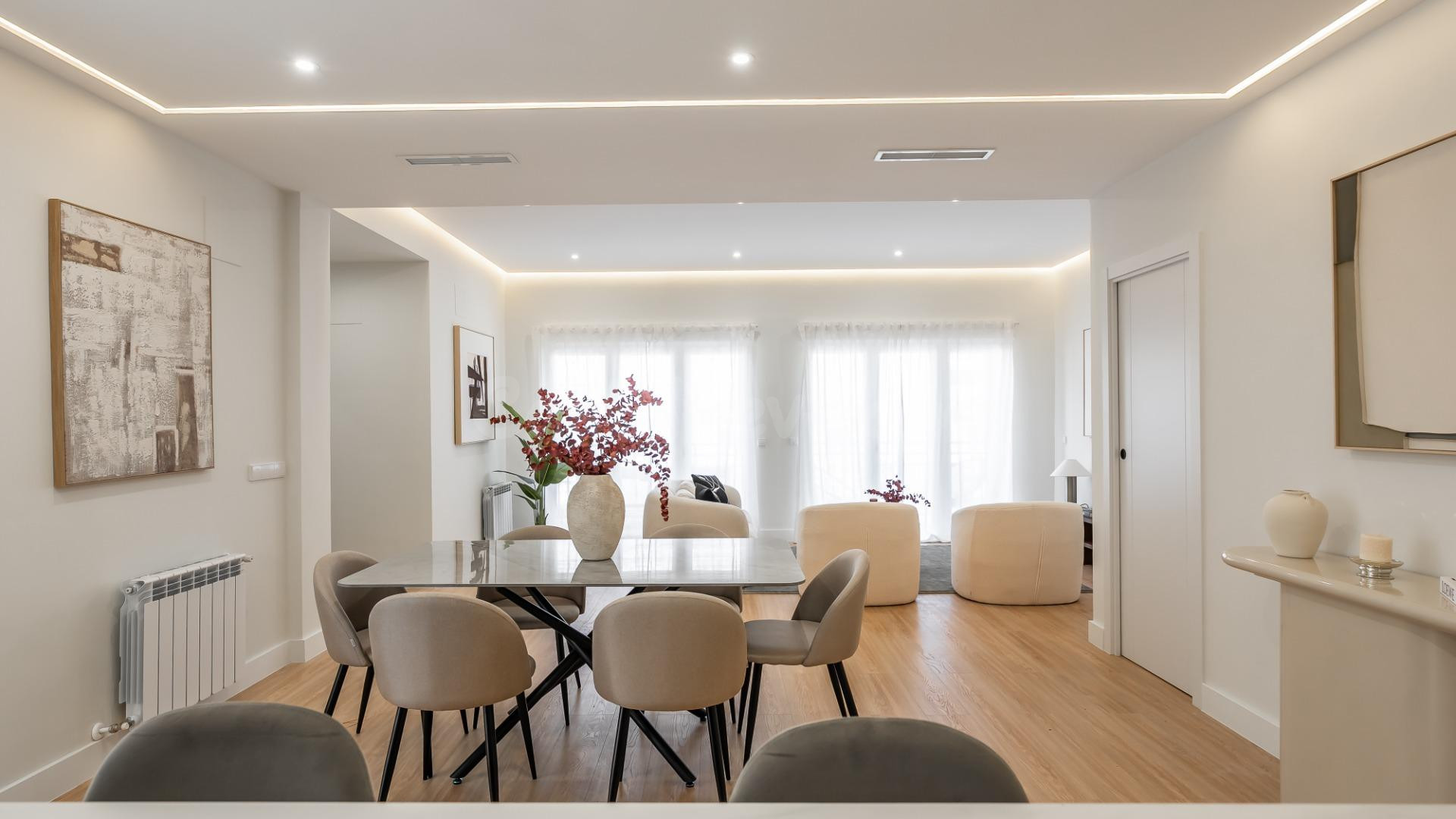 Vivienda amplia con terraza y gran potencial en eje principa - foto 3