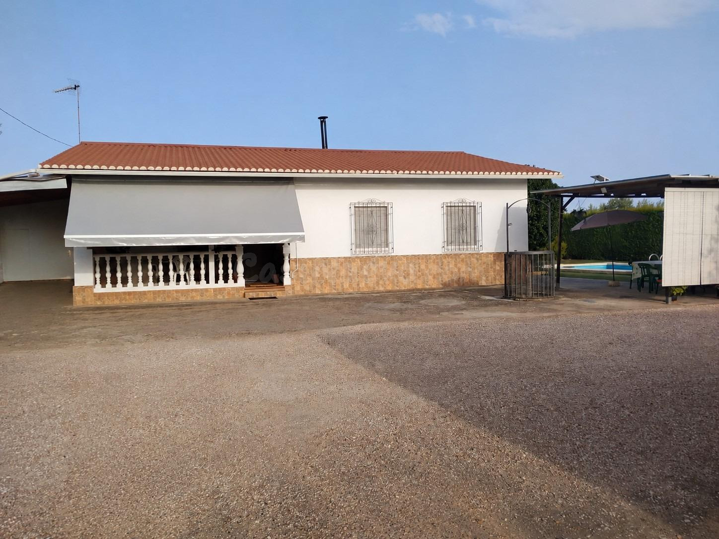 E. Casa Rústica con Olivar de Regadío, Piscina de 29 m2 y Hu