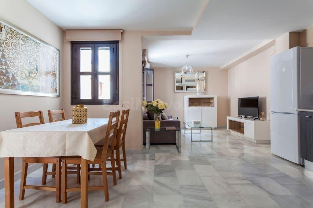 Centro Santa Catalina, junto Plaza Ponce de León. Excelente y coqueto apartamento de calidades se alquila.