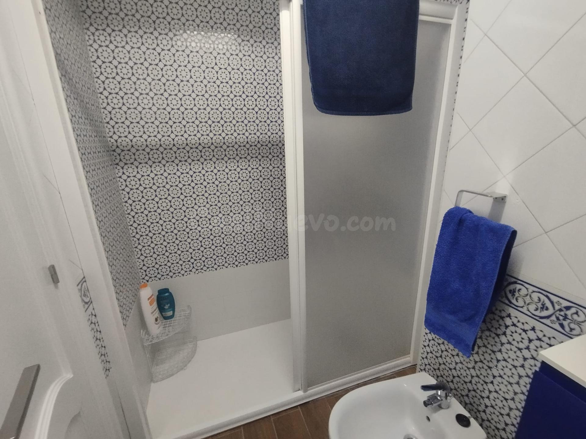 Apartamento reformado en segunda linea de playa  con vistas  - foto 22