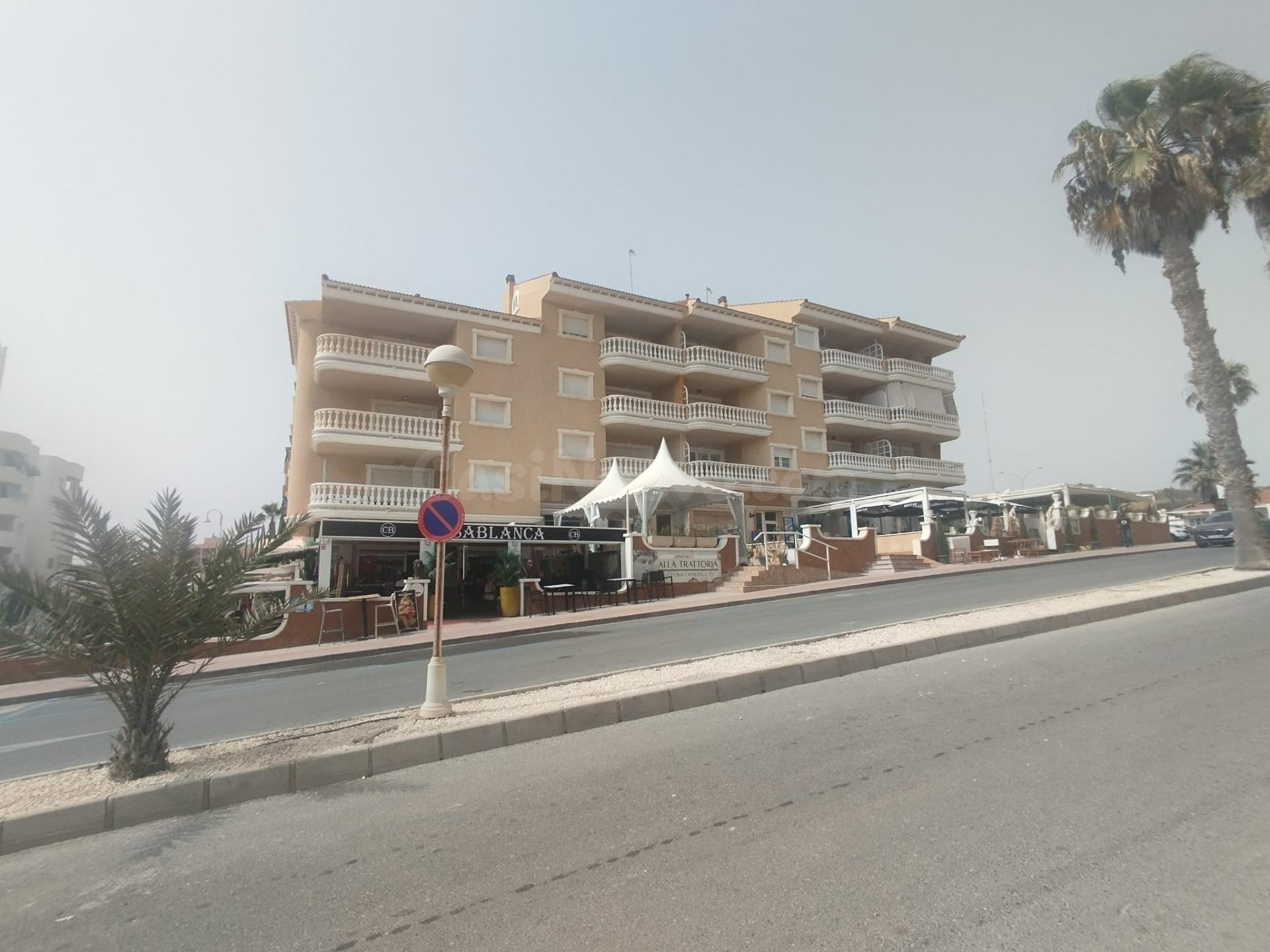 Apartamento reformado en segunda linea de playa  con vistas  - foto 29