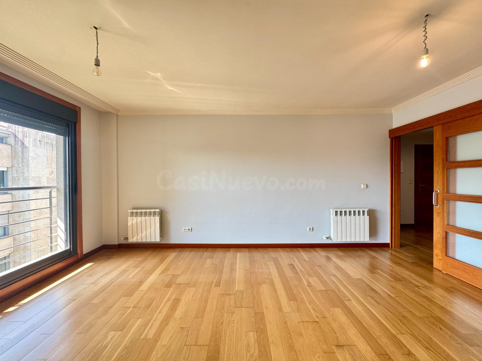Alquiler de piso con 3 habitaciones, garaje y trastero, VIGO. Ref. P465