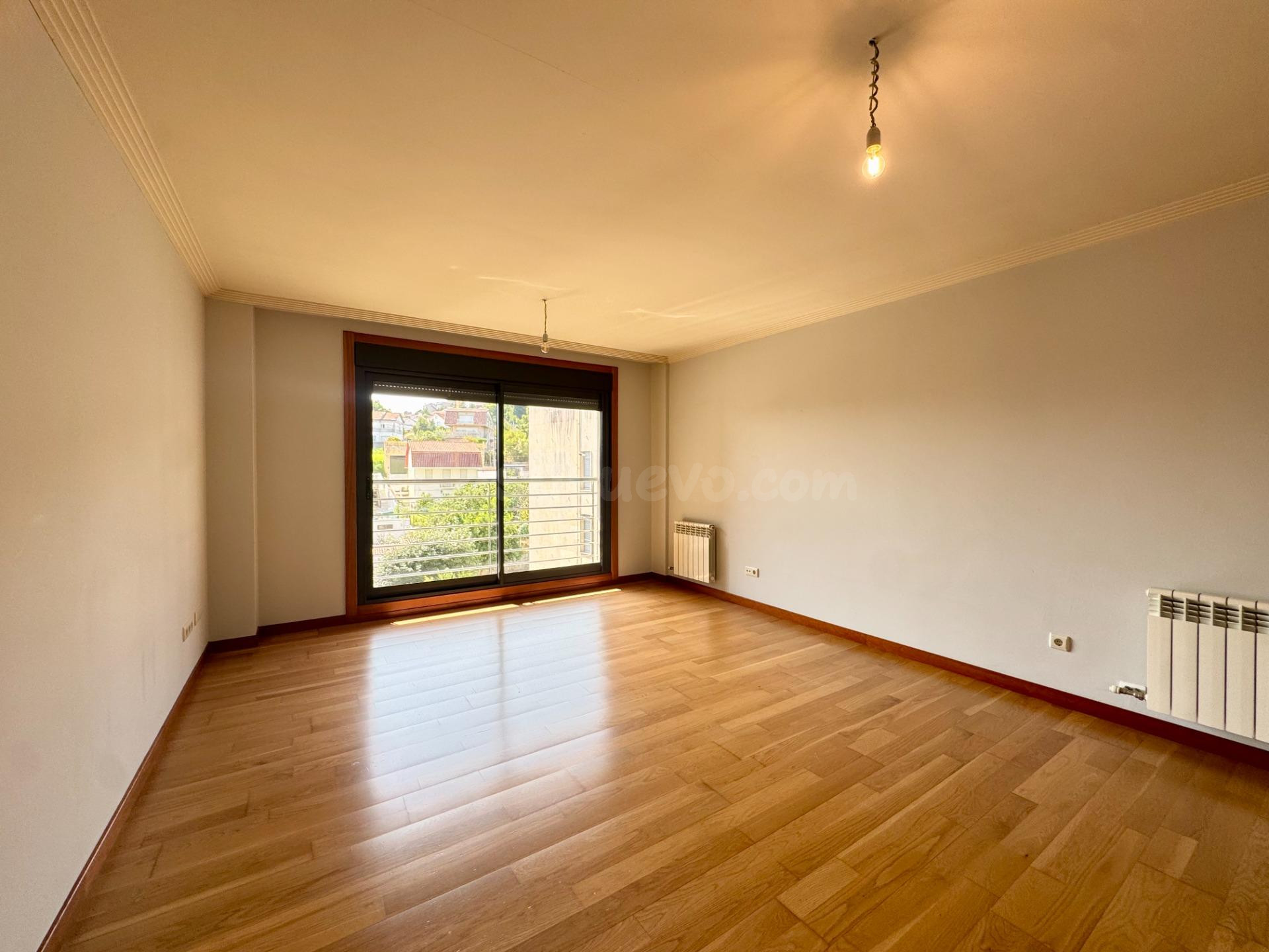 Alquiler de piso con 3 habitaciones, garaje y trastero, VIGO - foto 3