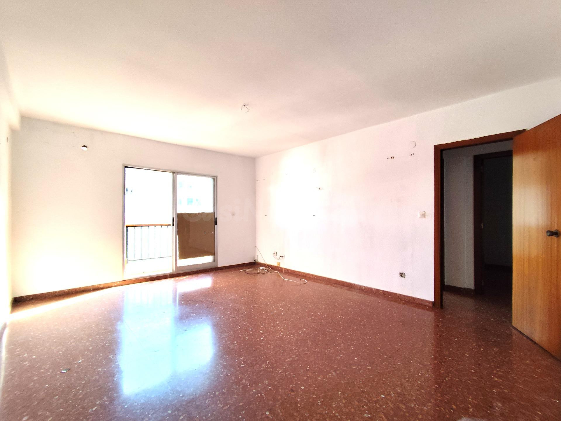 VIVIENDA CON GARAJE
