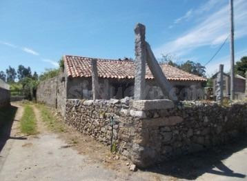 ¡Gran oportunidad en Ribadumia! Finca cerrada de 1.190 m2 co