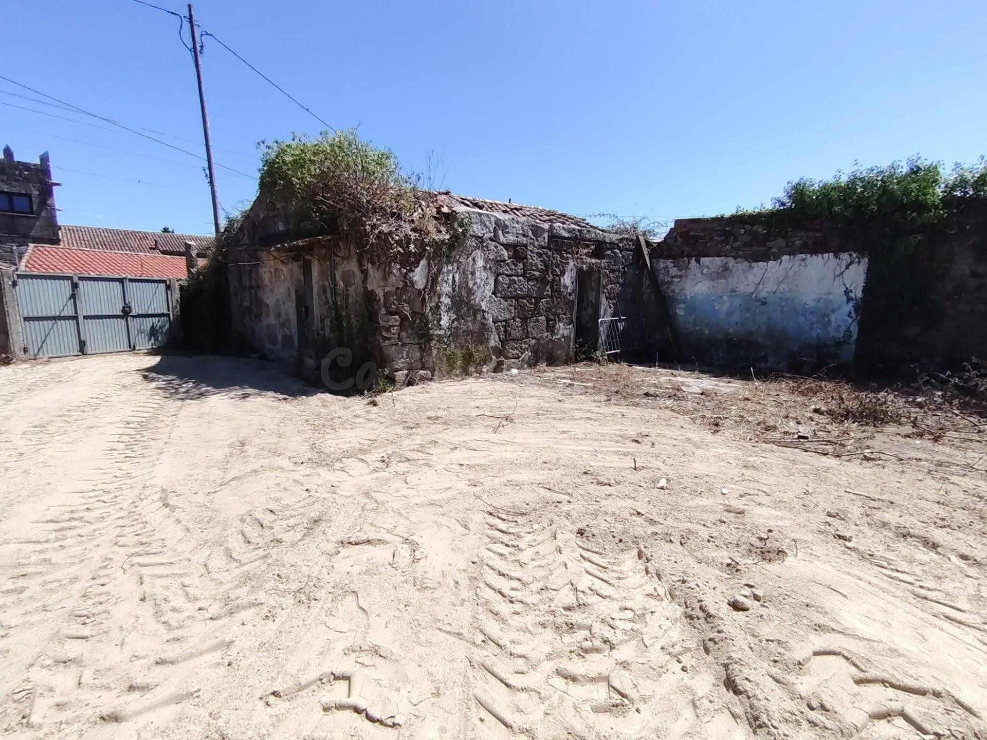 ¡Gran oportunidad en Ribadumia! Finca cerrada de 1.190 m2 co - foto 2