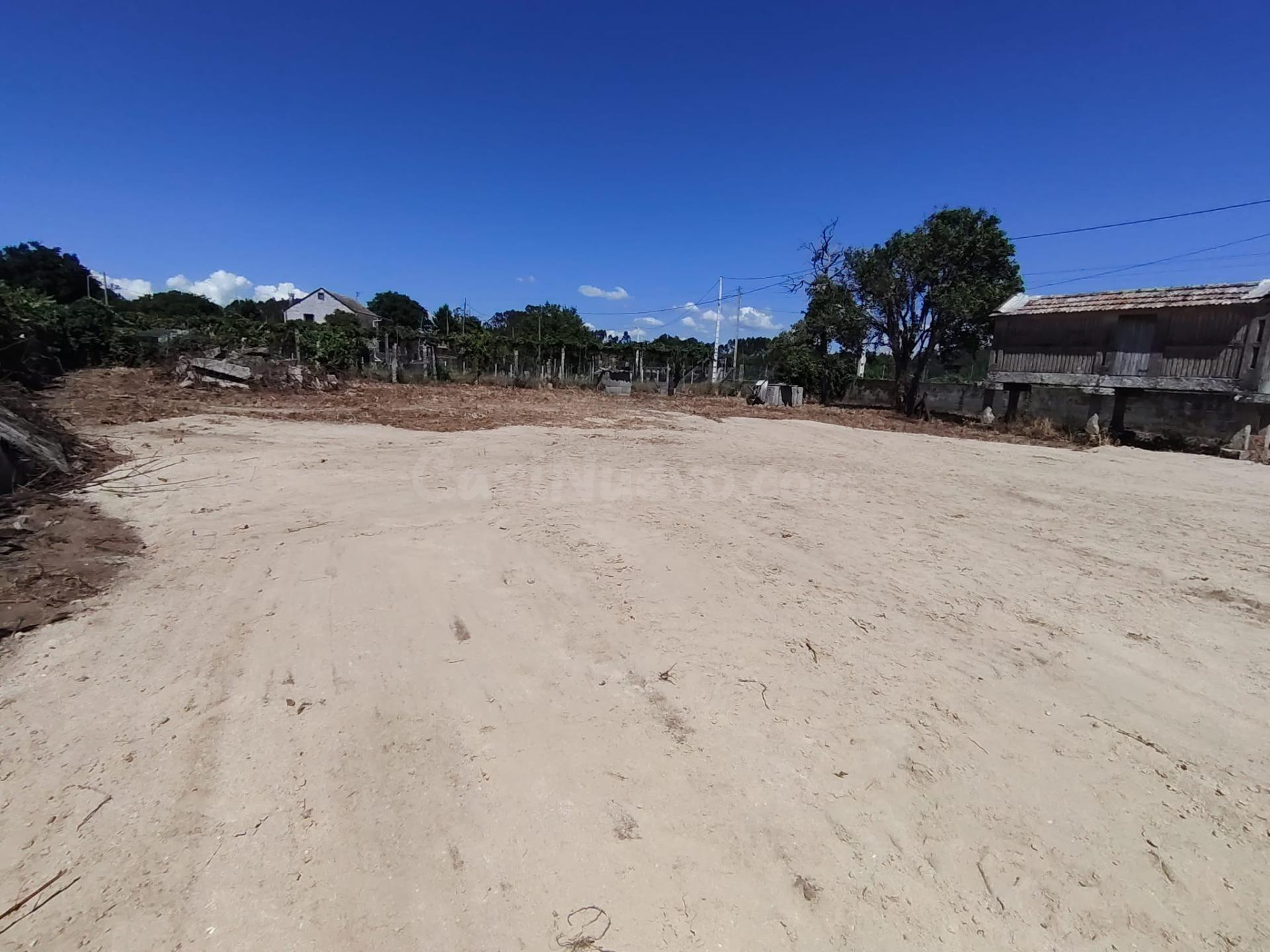 ¡Gran oportunidad en Ribadumia! Finca cerrada de 1.190 m2 co - foto 4