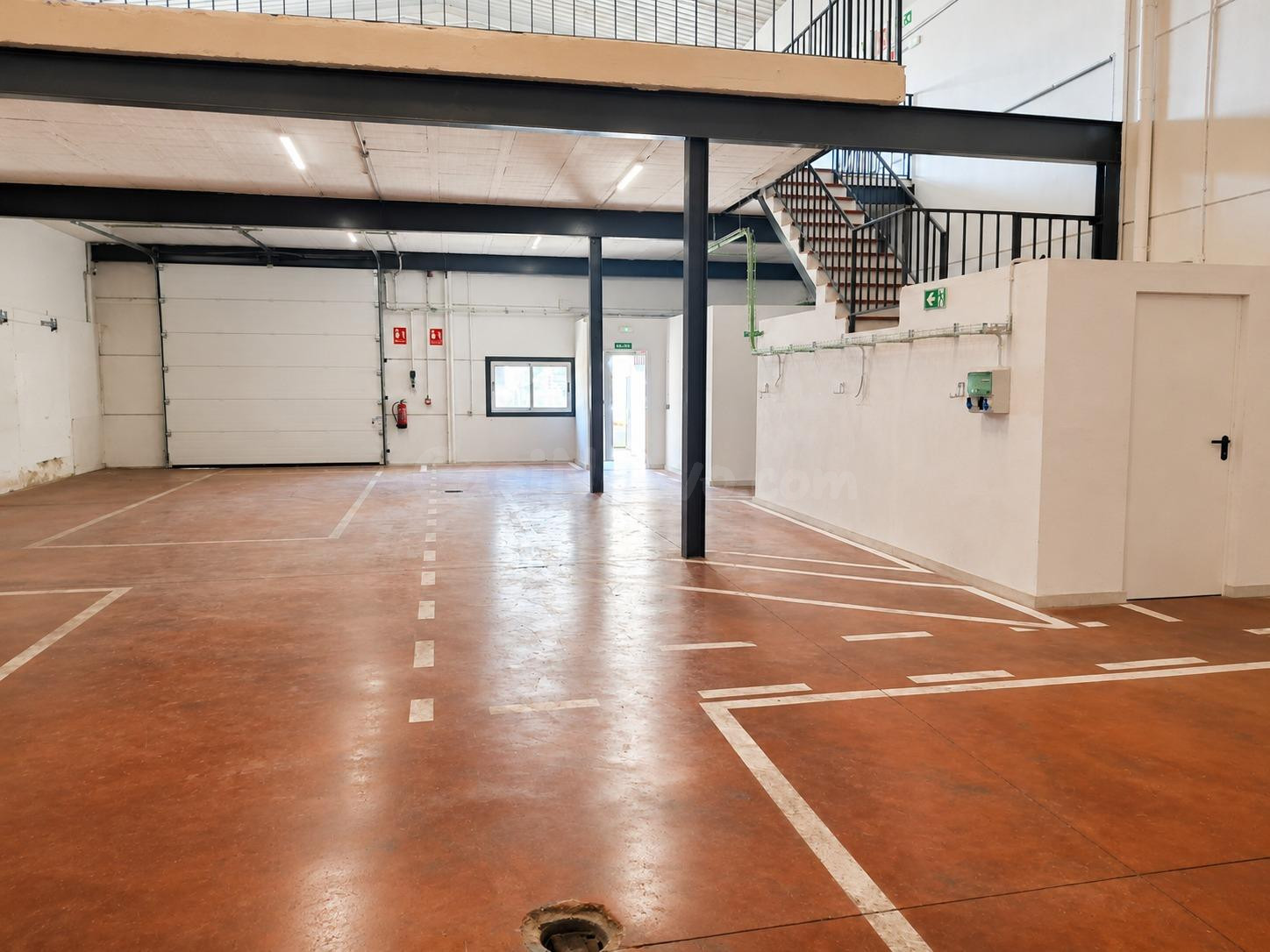 NAVE INDUSTRIAL EN ALQUILER EN EL POLIGONO EL GRANADAL - foto 4