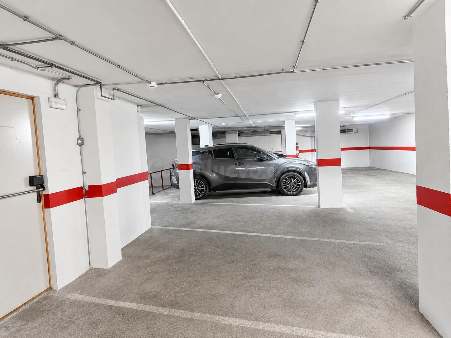 Plaza de parking en Passeig Sant Joan – ideal para coche peq - foto 5