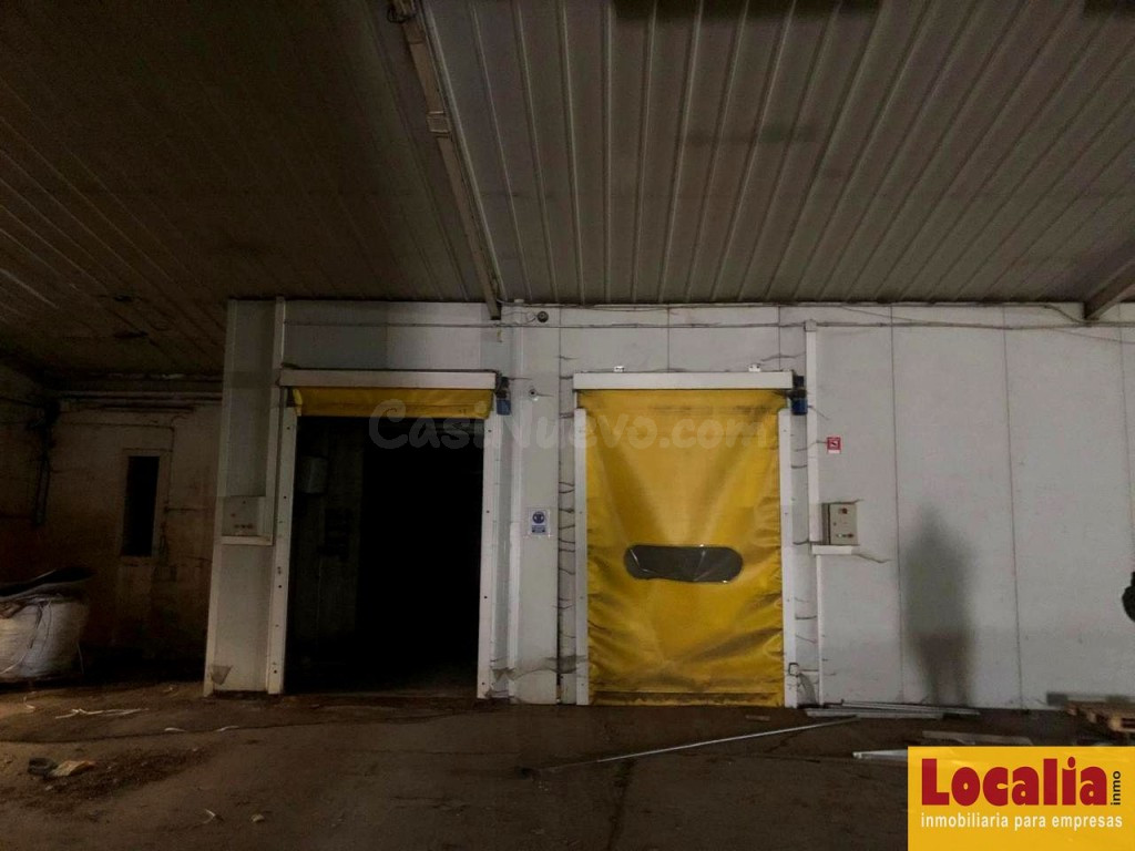Venta de atractiva nave industrial en Cartes