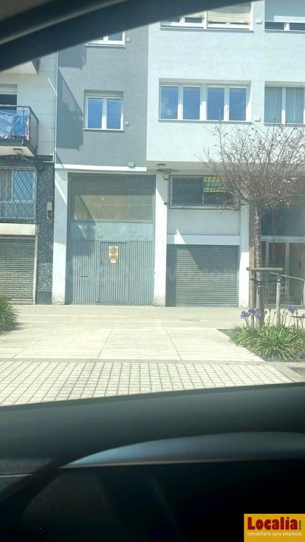 Amplio local comercial zona premiun de Santander - foto 3