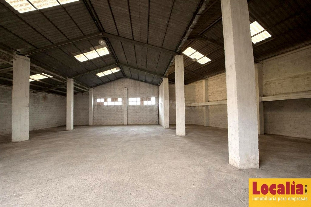 Nave industrial en venta con campa, Torrelavega