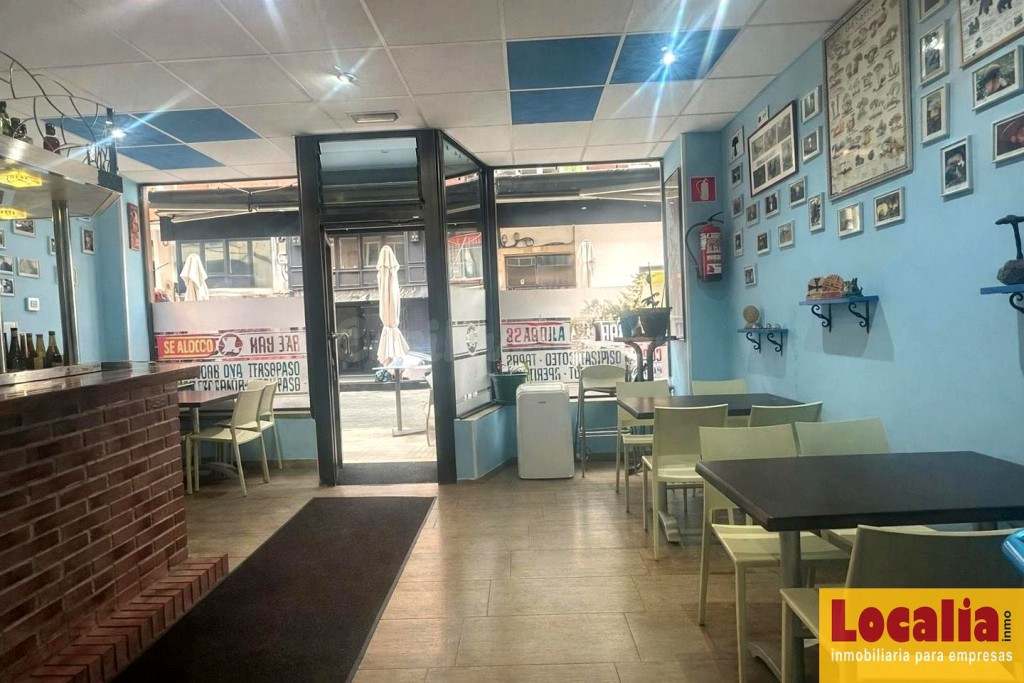 Bar equipado y amueblado en traspaso Corrales Buelna - foto 4