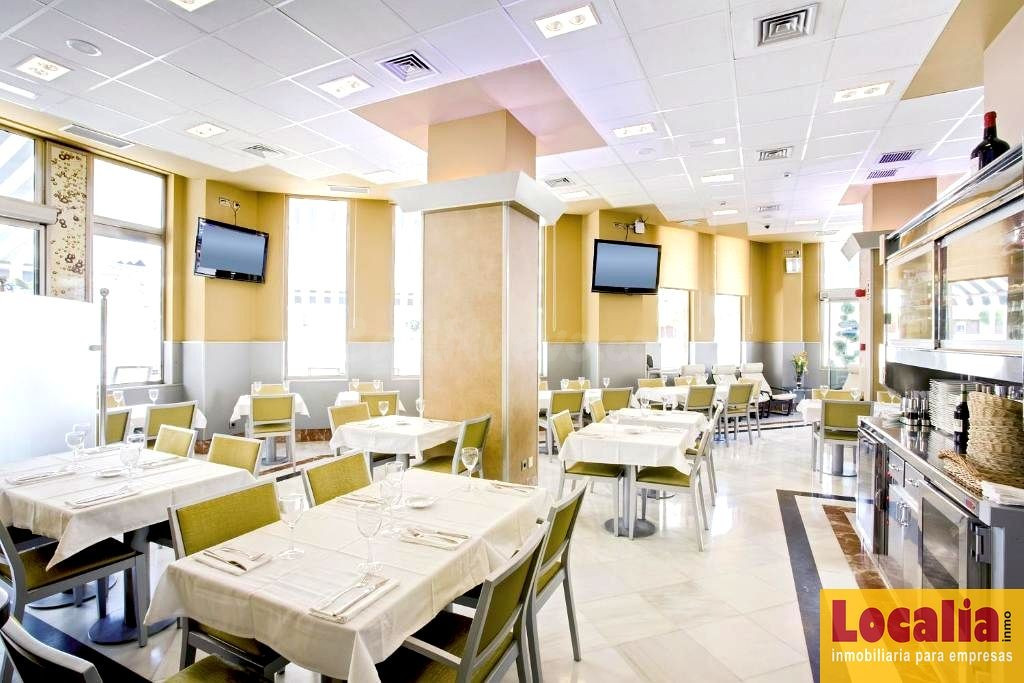 Venta de emblemático hotel en Torrelavega - foto 5