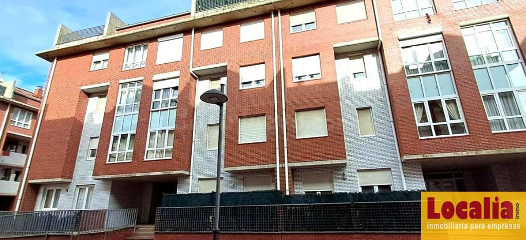 Inversión en Piso de 4 habitaciones con garaje