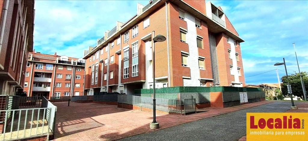 Inversión en Piso de 4 habitaciones con garaje - foto 2