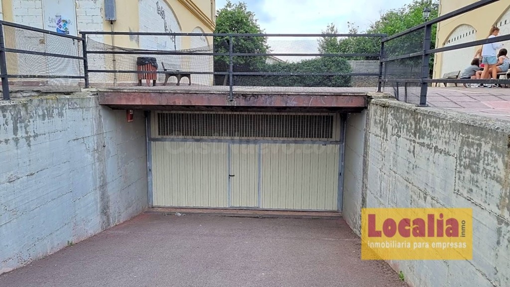 Garajes en venta en el centro de Cartes - foto 3