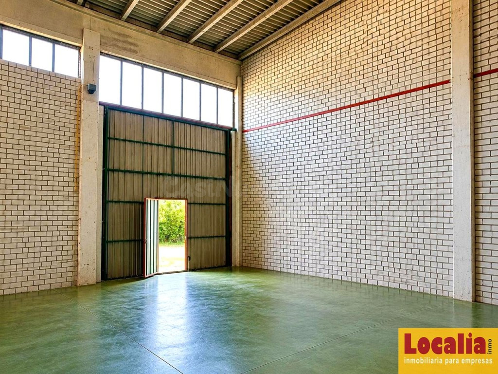 Venta nave industrial con campa, Polígono Reinosa - foto 3