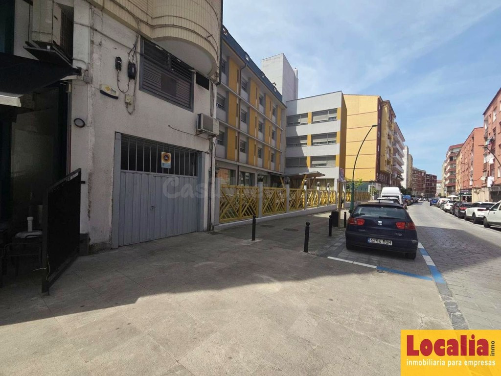 Venta plaza de garaje cerrada en Torrelavega - foto 13