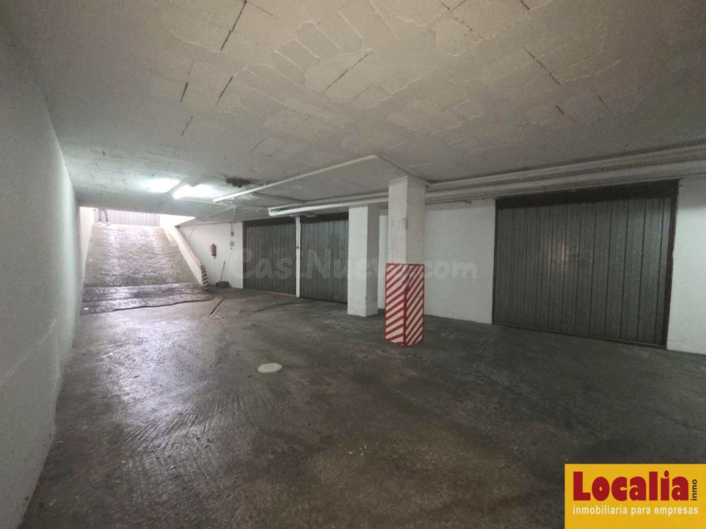 Venta plaza de garaje cerrada en Torrelavega - foto 8
